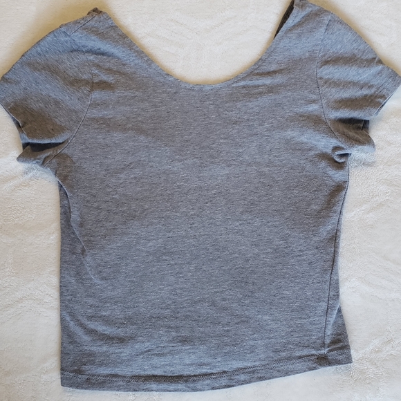 Brandy Melville grey crop top - Picture 4 of 7